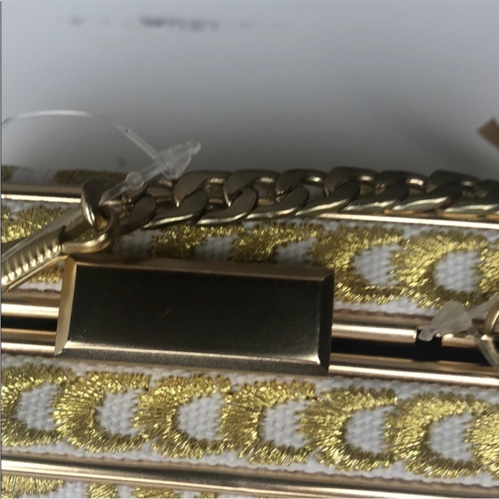 Lilly Pulitzer Vera Bradley Gold and White Clutch - Picture 4 of 9
